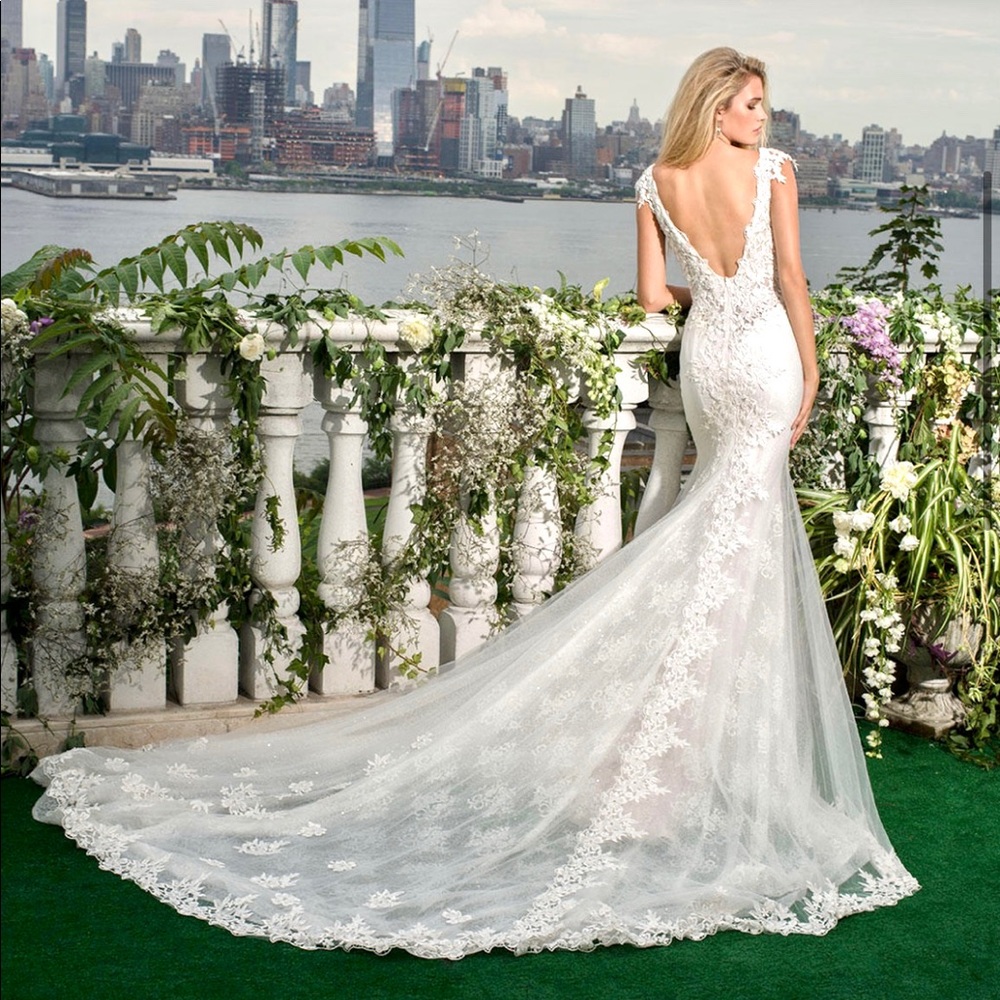Authentic Eve of Milady mermaid wedding dress model Ivory 4351 NEW
